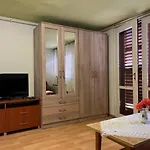 Rose Garden Apartman *